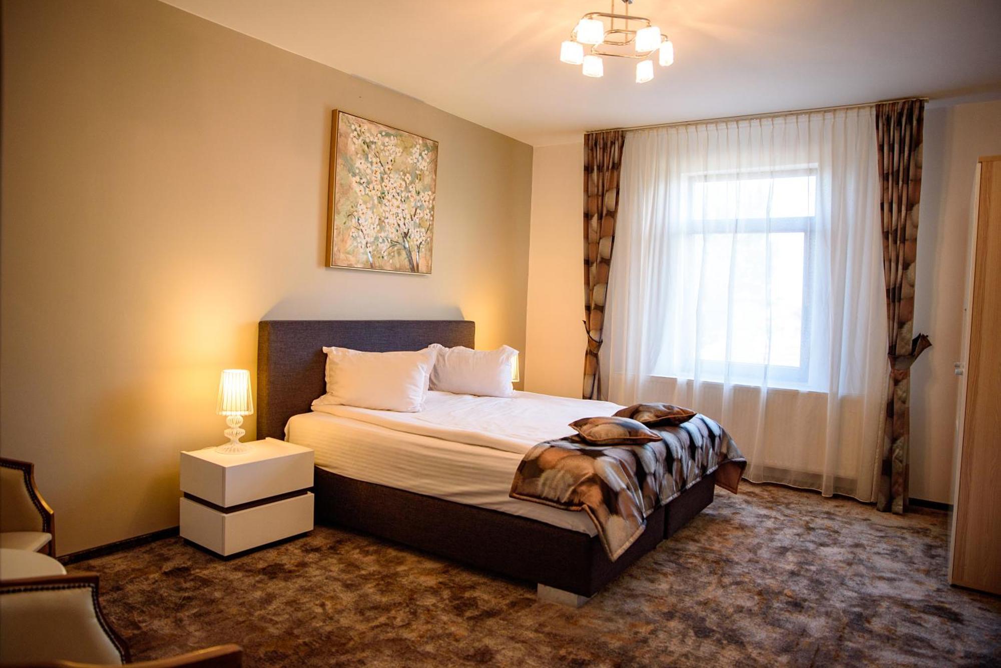 Hotel Stefani Sibiu Bagian luar foto