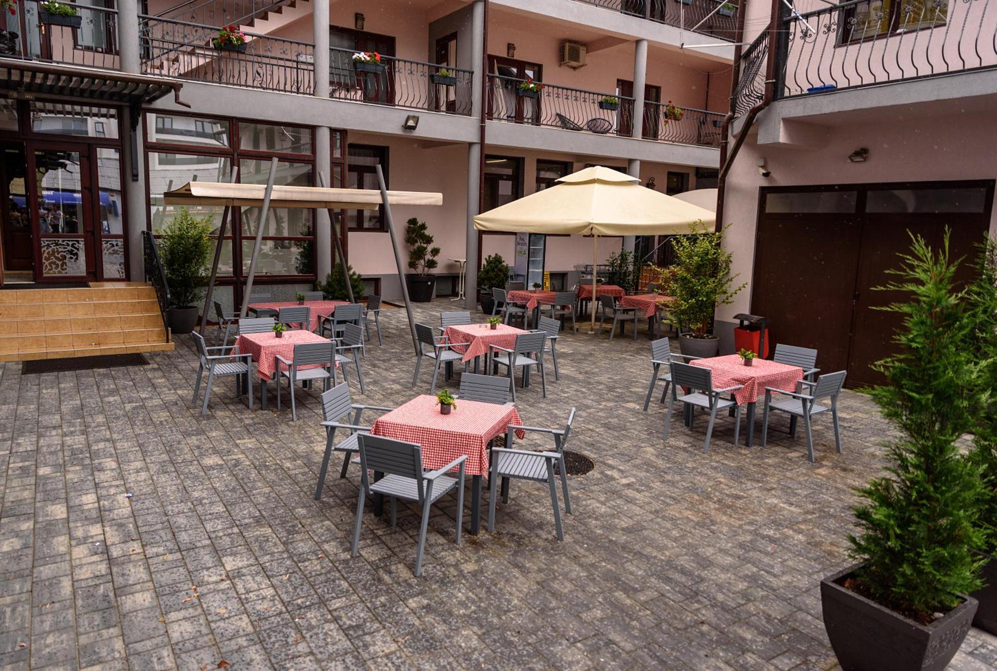 Hotel Stefani Sibiu Bagian luar foto