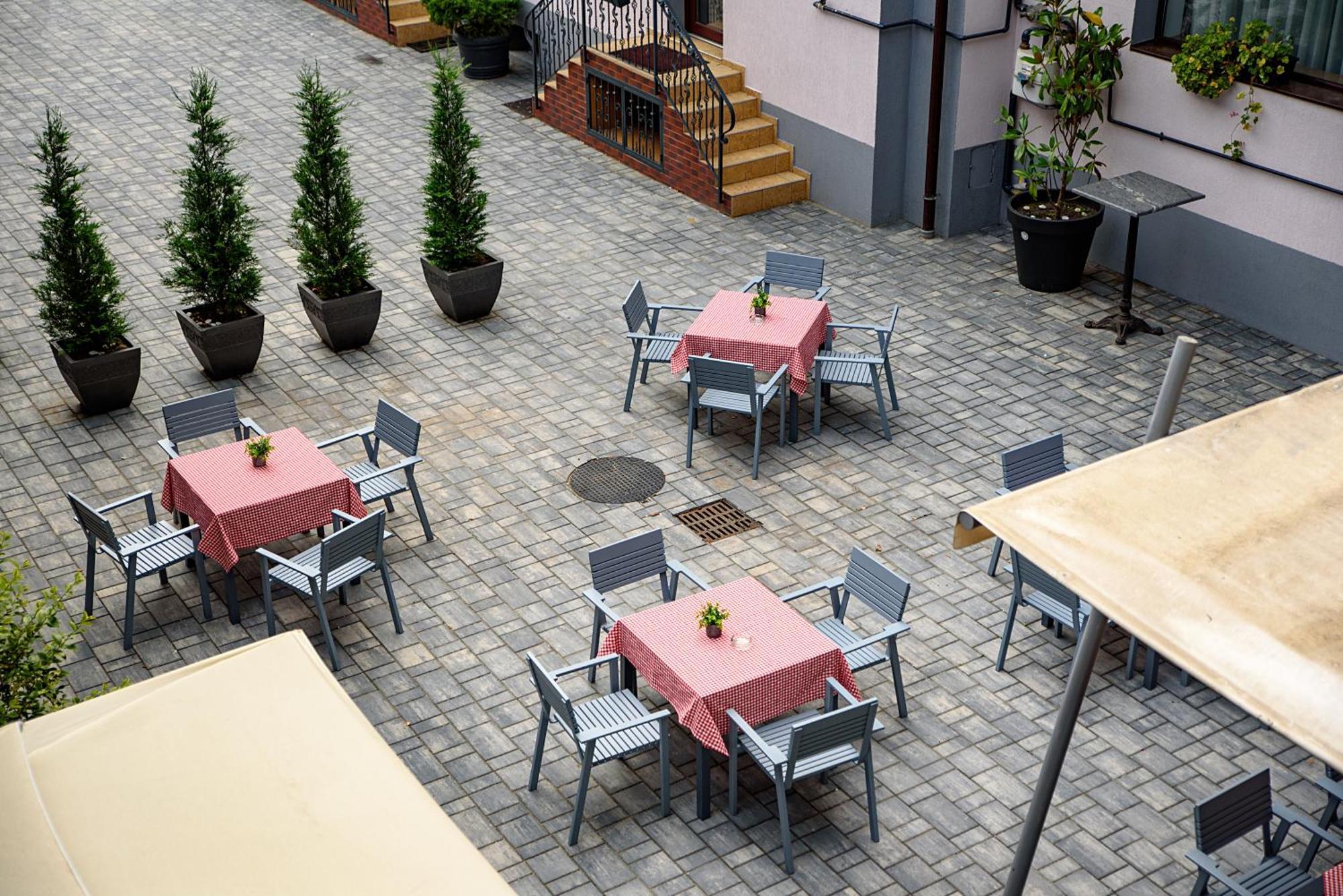 Hotel Stefani Sibiu Bagian luar foto