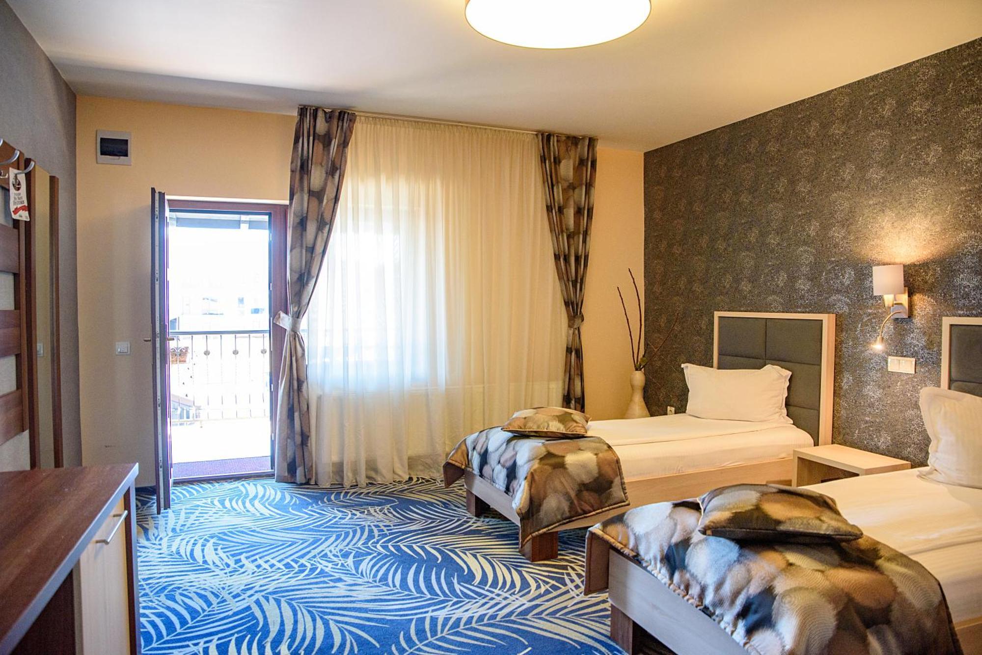 Hotel Stefani Sibiu Bagian luar foto