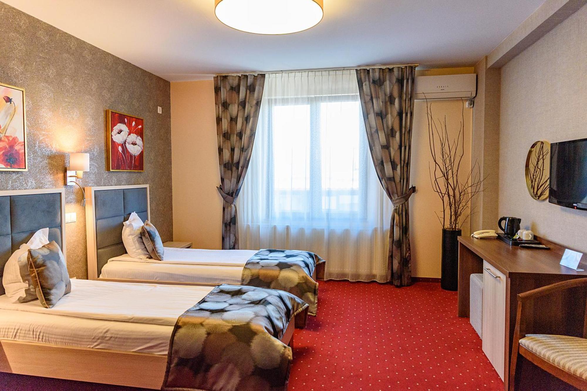 Hotel Stefani Sibiu Bagian luar foto
