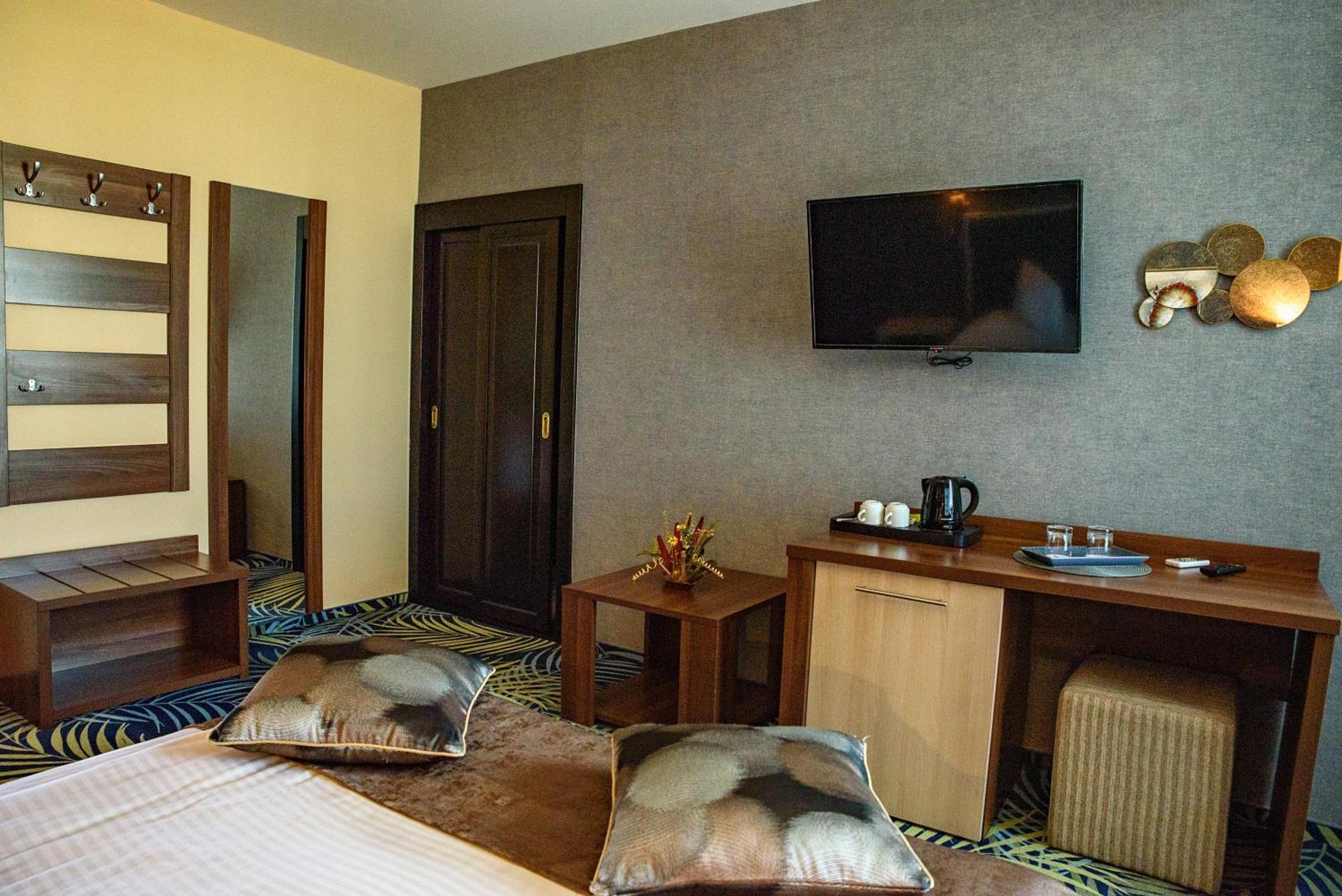Hotel Stefani Sibiu Bagian luar foto