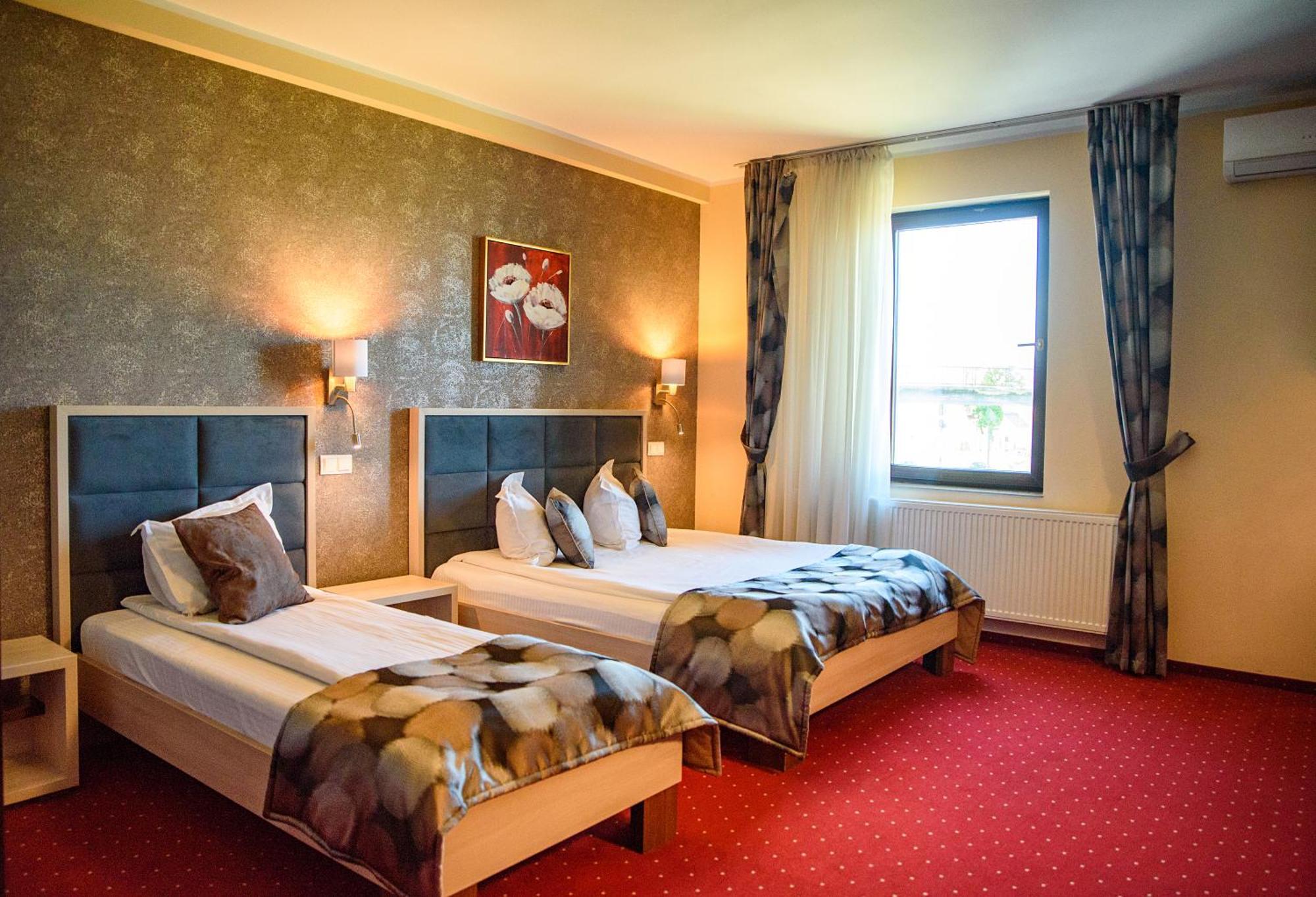 Hotel Stefani Sibiu Bagian luar foto
