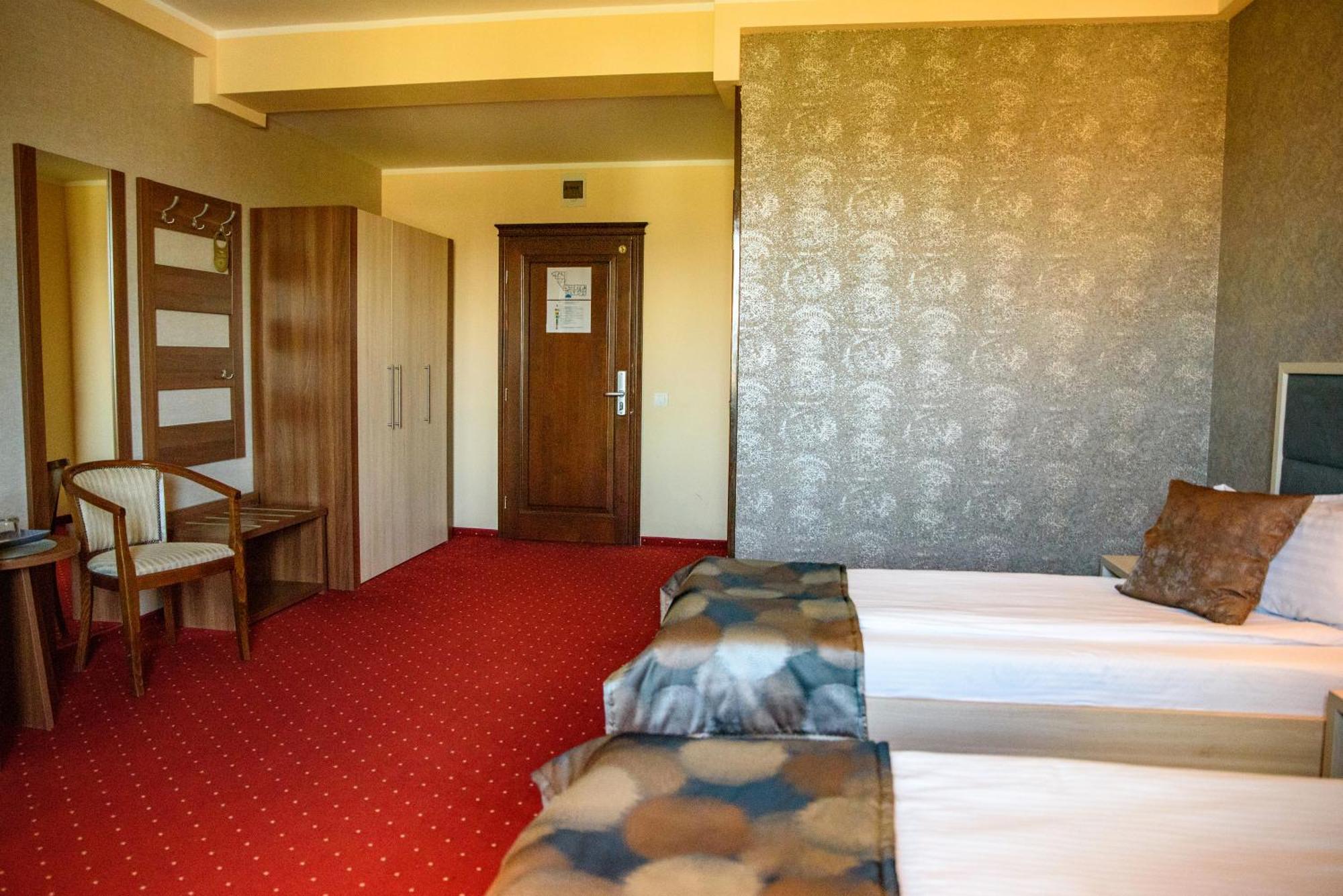 Hotel Stefani Sibiu Bagian luar foto