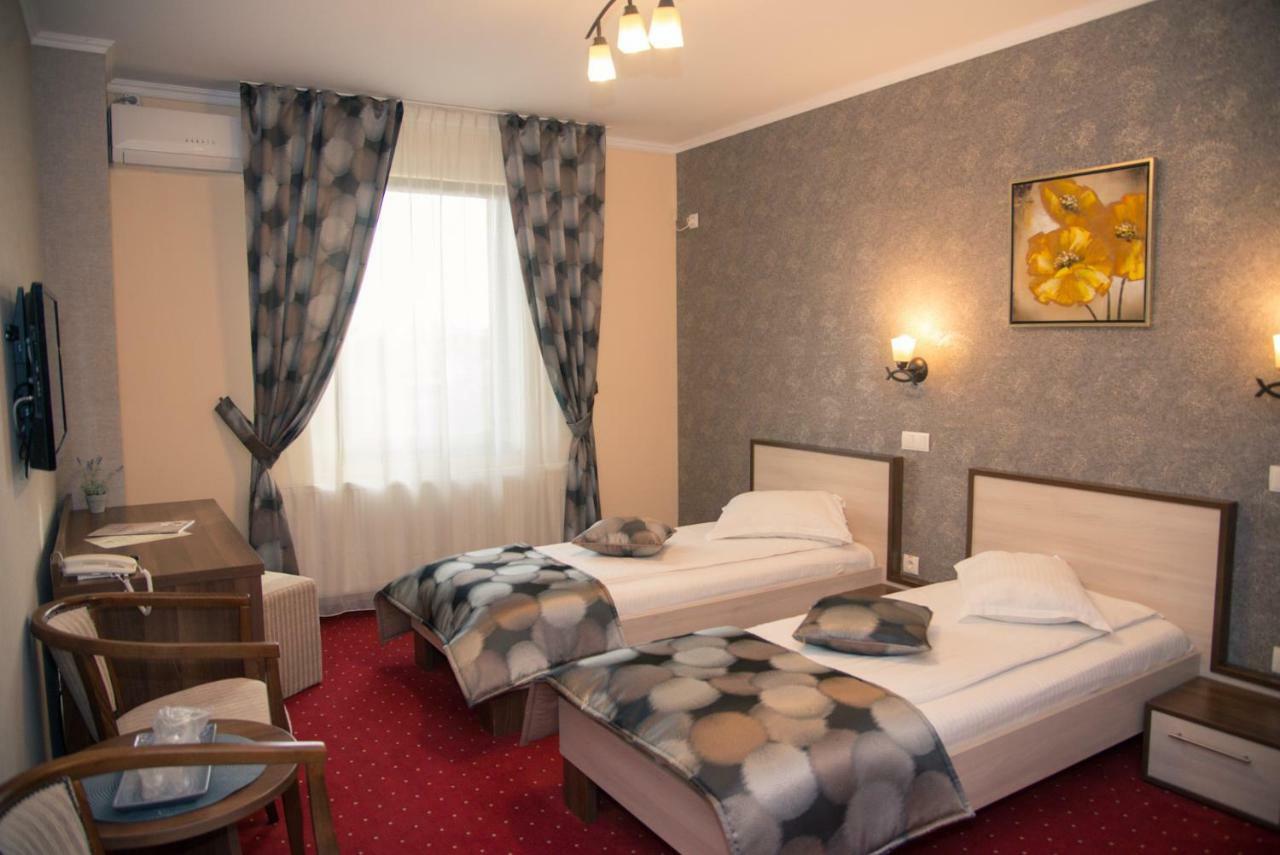 Hotel Stefani Sibiu Bagian luar foto